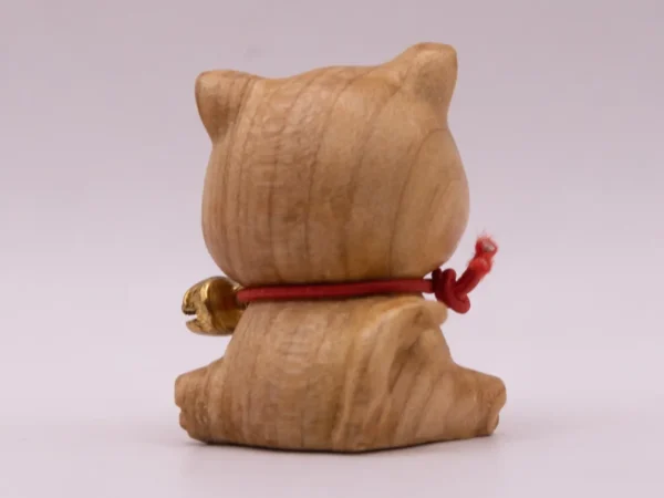 Adorable Chat en Bois avec Clochette - Décoration Rustique Charmante