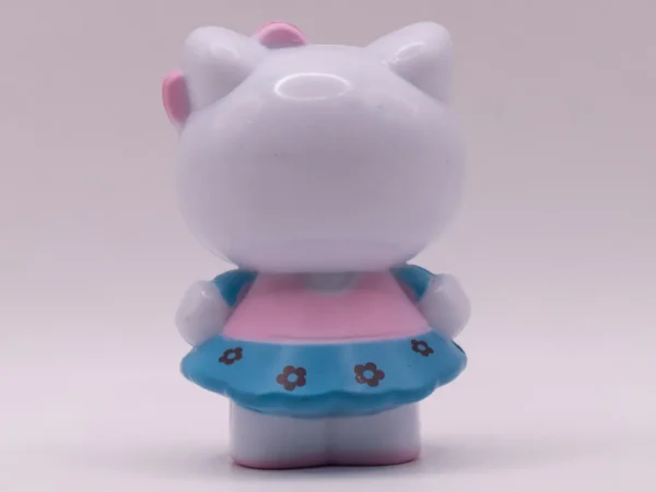 Adorable Figurine Hello Kitty en Robe Rose et Bleue