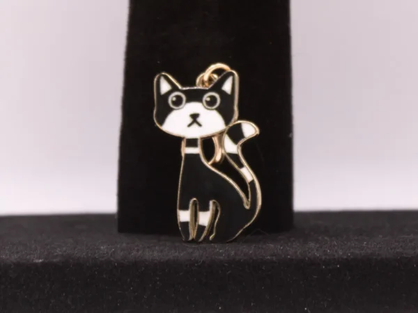 Adorable Porte-clés Chat Noir et Blanc en Métal - Bijou de Sac