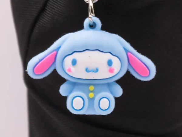 Adorable porte-clés Hello Kitty en costume de lapin bleu en plastique