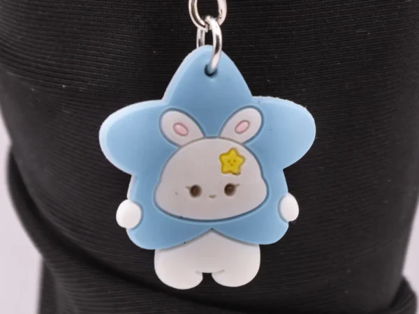 Adorable Porte-clés Lapin Bleu et Blanc en Costume - Accessoire Kawaii