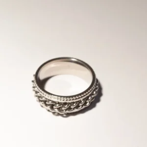 Bague Anti-Stress Argentée en Acier Inoxydable - Anneau Tournant Discret et Élégant