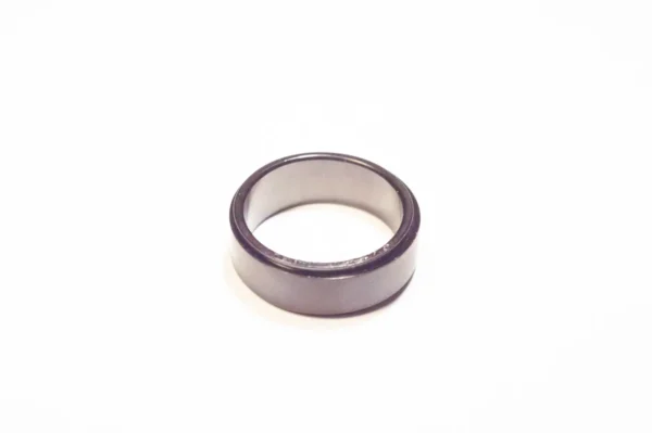 Bague Anti-Stress Tournante Noire en Acier Inoxydable - Design Élégant et Discret