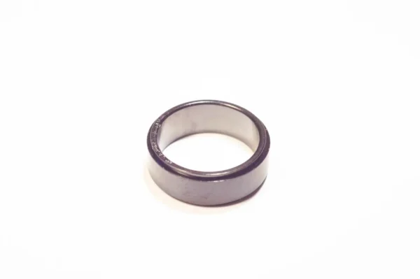 Bague Anti-Stress Tournante Noire en Acier Inoxydable - Design Élégant et Discret