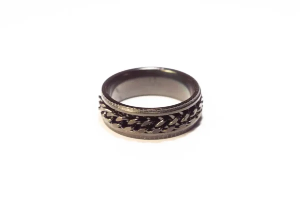 Bague Anti-Stress Tournante Noire en Acier Inoxydable - Design Élégant et Discret