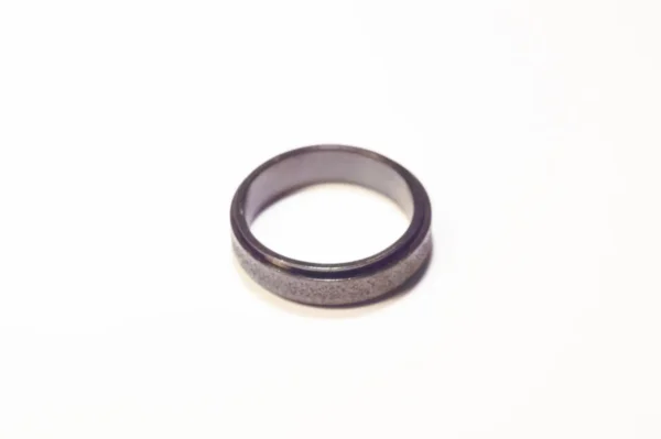 Bague Anti-Stress Tournante Noire en Acier Inoxydable - Design Minimaliste et Élégant