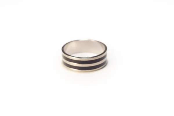 Bague Argent et Noir en Acier Inoxydable - Design Moderne et Élégant