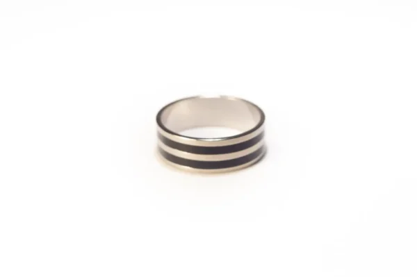 Bague Argent et Noir en Acier Inoxydable - Design Moderne et Élégant