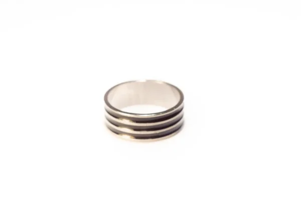 Bague Argent et Noir en Acier Inoxydable - Design Moderne et Épuré