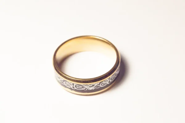 Bague Dorée et Symboles Argentés - Élégante et Tendance en Acier Inoxydable