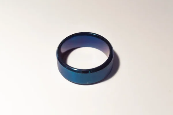 Bague Métallique Bleue Élégante en Acier Inoxydable - Diamètre 1,7 cm