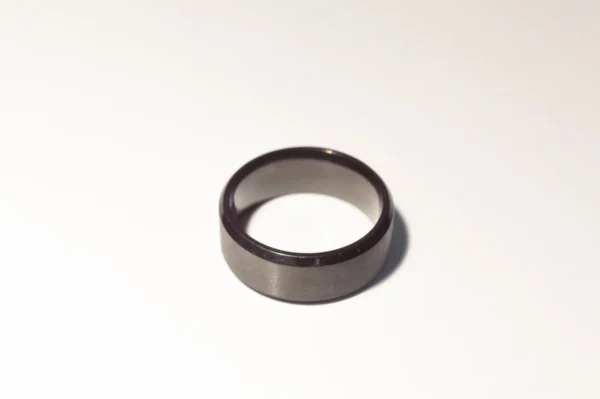 Bague Noire en Acier Inoxydable - Style Minimaliste et Moderne - Diamètre 1,7 cm