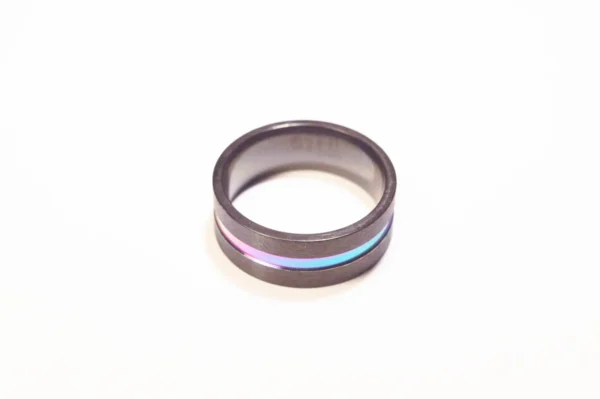 Bague Noire Multicolore en Acier Inoxydable - Design Moderne et Élégant