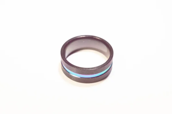 Bague Noire Multicolore en Acier Inoxydable - Design Moderne et Élégant