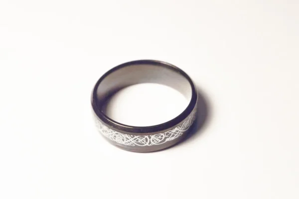 Bague Noire Symboles Argentés Acier Inoxydable Style Gothique