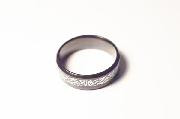 Bague Noire Symboles Argentés Acier Inoxydable Style Gothique