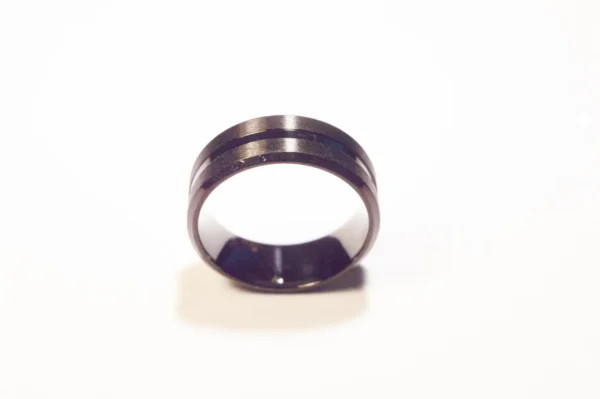 Bague Noire Trait Noir en Acier Inoxydable - Design Minimaliste et Moderne