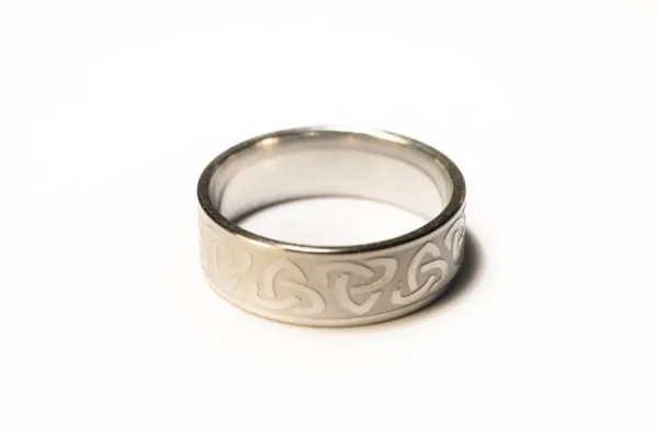 Bague Symboles Argentés en Acier Inoxydable - Design Unique et Tendance