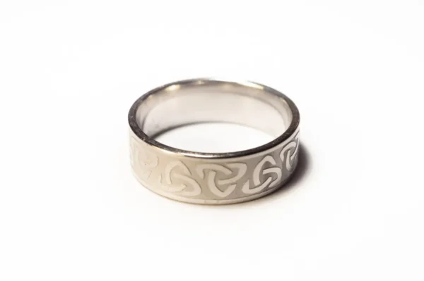 Bague Symboles Argentés en Acier Inoxydable - Design Unique et Tendance