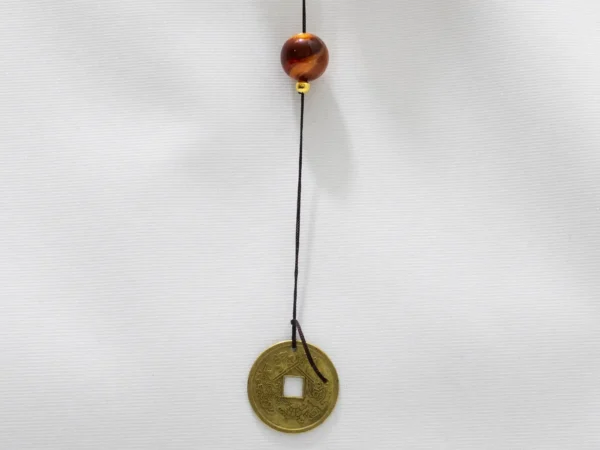 Carillon décoratif sonore à cloche et motifs asiatiques dorés