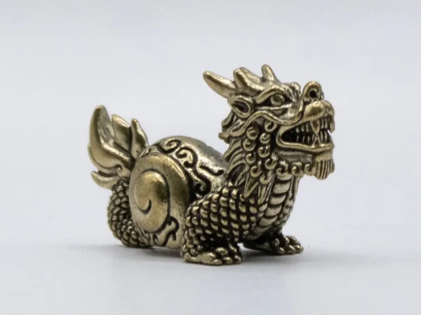 Dragon en Laiton Doré - Figurine Décorative Mythique et Scintillante