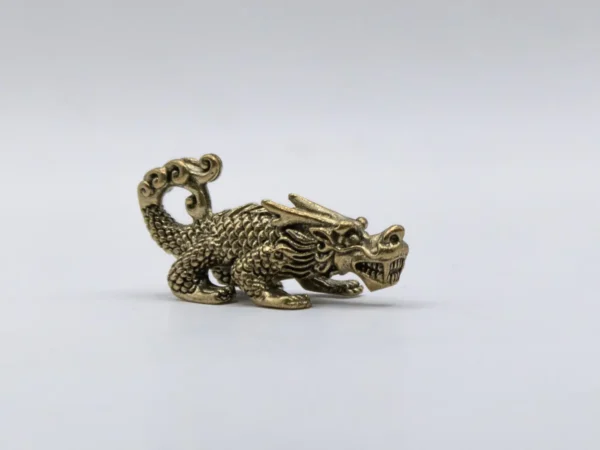 Élégante Sculpture Doré en Laiton de 20cm de Haut - Pièce Unique