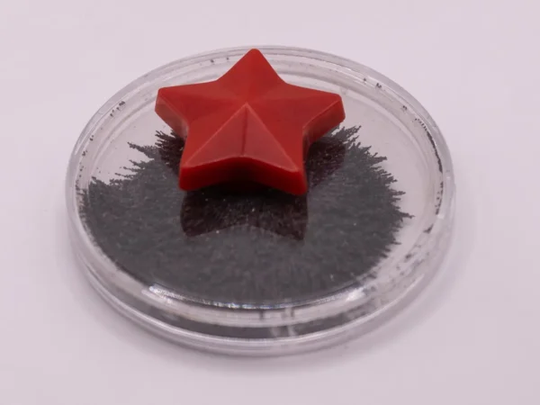 Étoile aimantée noire et rouge pour sculpture sur ferrofluide