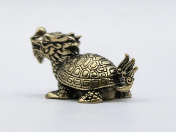 Figurine Dragon Doré en Laiton - Décoration Mythique et Scintillante