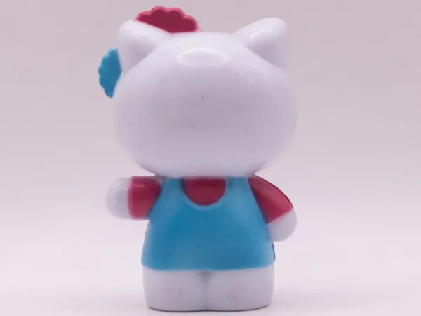 Figurine Hello Kitty bleue à fleurs, tenue rose et bleue, en plastique