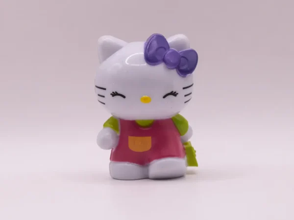 Figurine Hello Kitty Rose à Manches Vertes et Nœud Violet