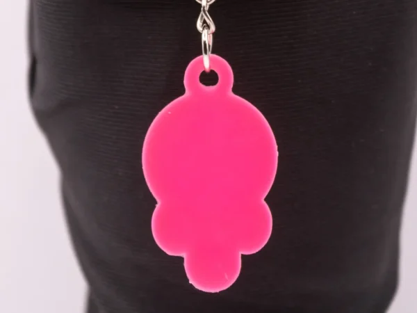 Hochet bébé coloré : nœud, fleur et amusement garanti !