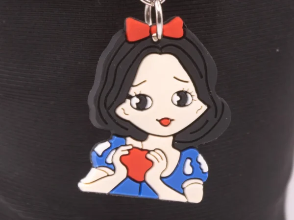 Porte-clés Blanche-Neige : Un souvenir magique et coloré pour vos clés