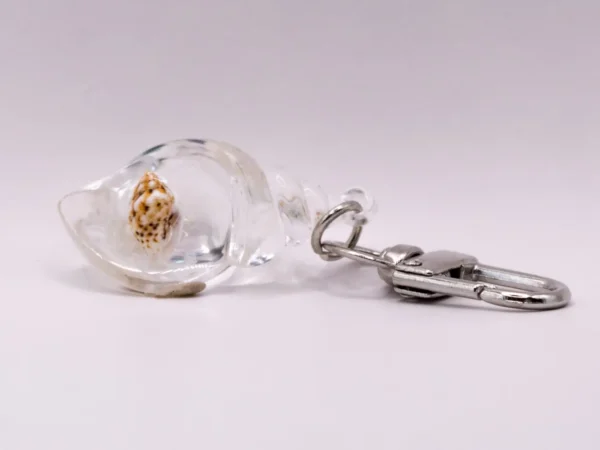 Porte-clés Coquillage Nacré et Doré - Accessoire Été Chic et Tendance