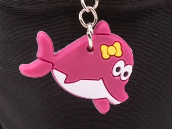 Porte-clés Dauphin Bordeaux avec Nœud Jaune - Accessoire Marin Charmant