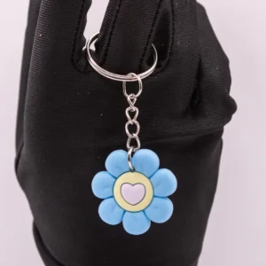 Porte-clés Fleur Bleue avec Petit Cœur en Plastique