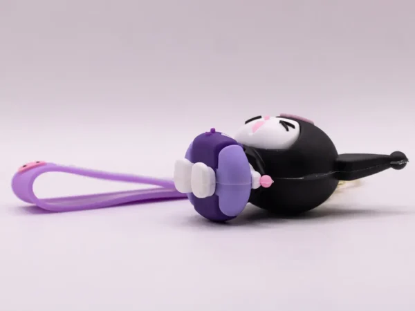 Porte-clés Kuromi avec bouée violette - Accessoire kawaii en plastique