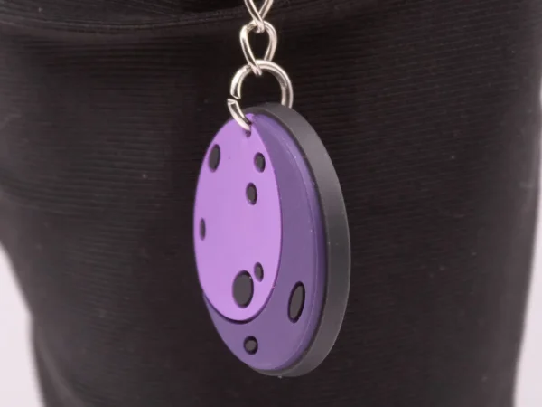 Porte-clés Lune Violet en Plastique - Accessoire Céleste et Mystique