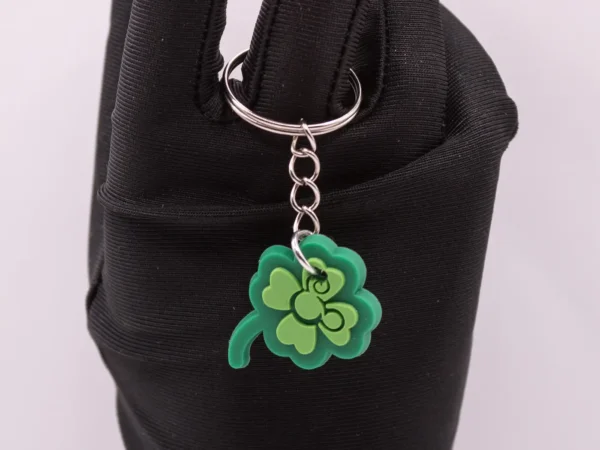 Porte-clés Trèfle à Quatre Feuilles Vert en Plastique - Symbole de Chance
