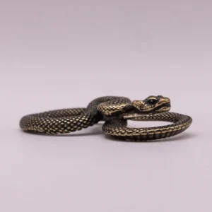Serpent en laiton doré enroulé - Décoration exotique et élégante