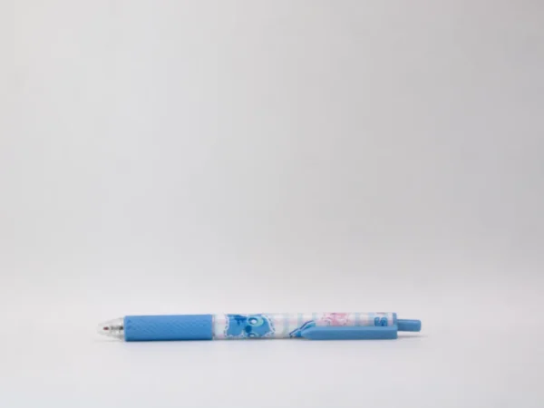Stylo Stitch bleu effaçable à encre bleue - Pointe fine pour une écriture précise